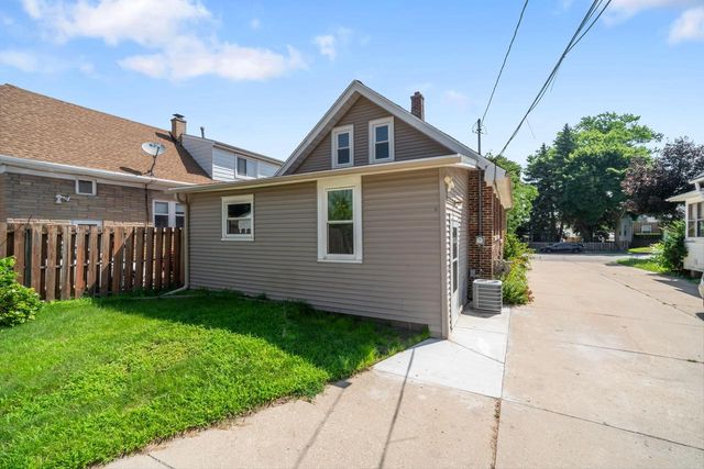2561 S 68th STREET, Milwaukee, WI 53219