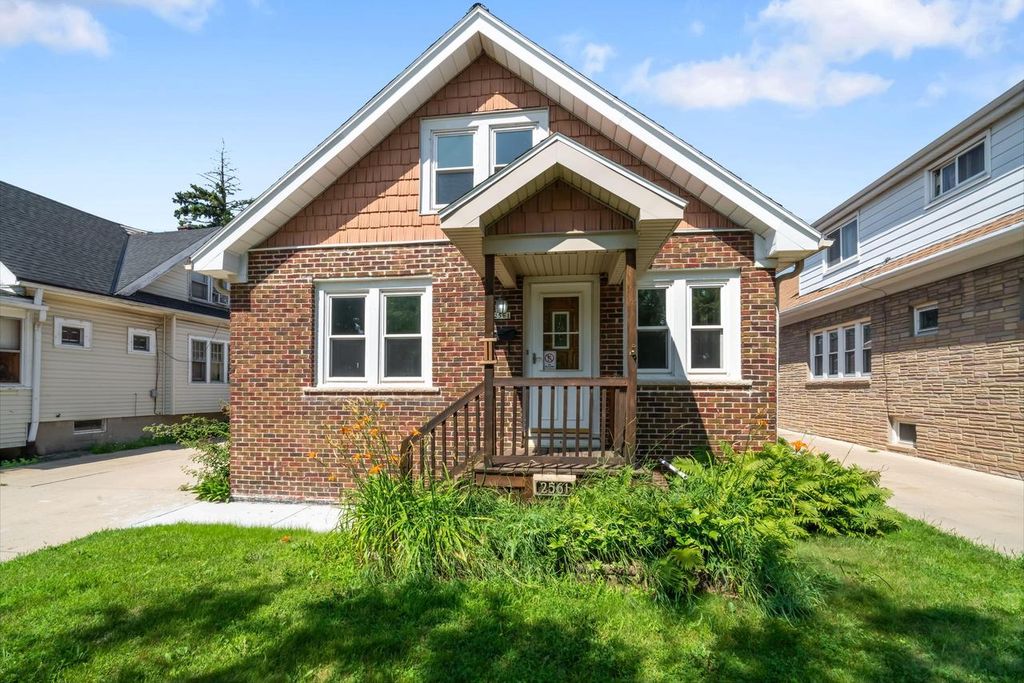 2561 S 68th STREET, Milwaukee, WI 53219