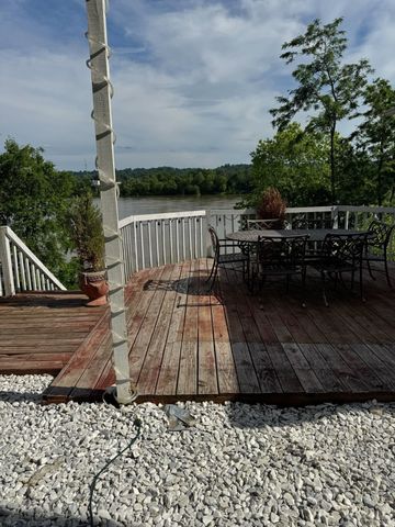 415 Riverside, Chesapeake, OH 45619