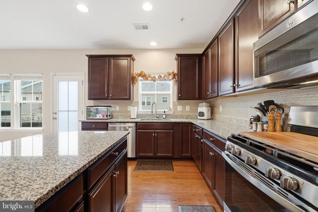 7993 TRAILVIEW XING, Glen Burnie, MD 21060
