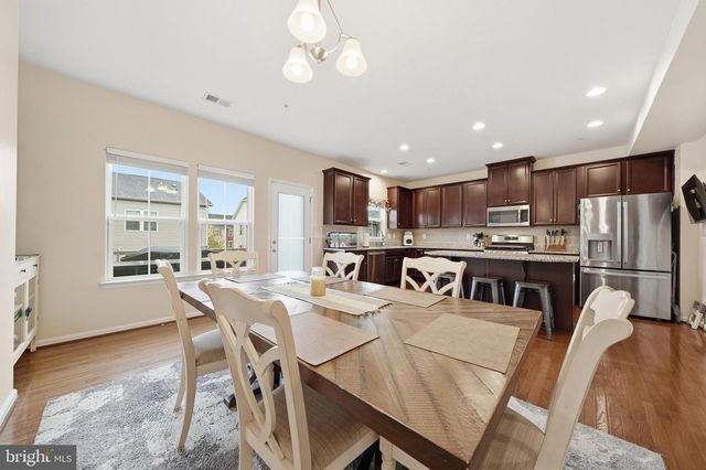 7993 TRAILVIEW XING, Glen Burnie, MD 21060