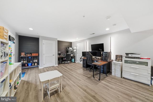 7993 TRAILVIEW XING, Glen Burnie, MD 21060