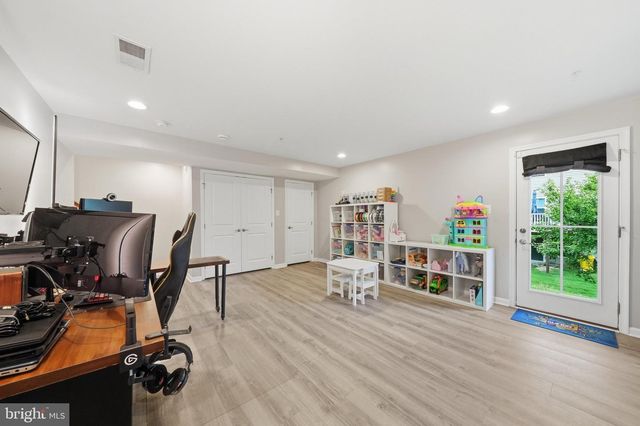 7993 TRAILVIEW XING, Glen Burnie, MD 21060