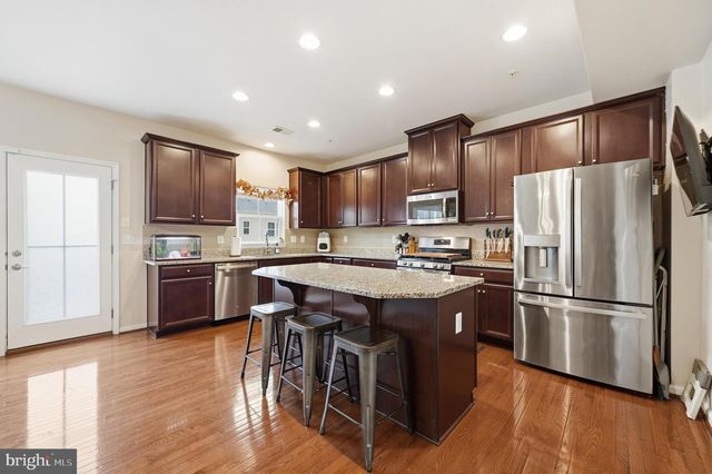 7993 TRAILVIEW XING, Glen Burnie, MD 21060