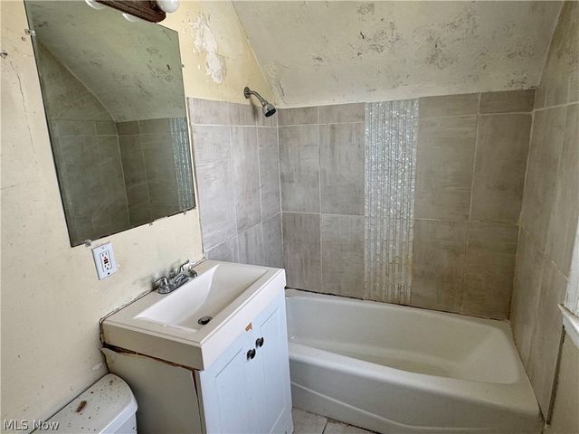 4868 E 88th Street, Garfield Heights, OH 44125