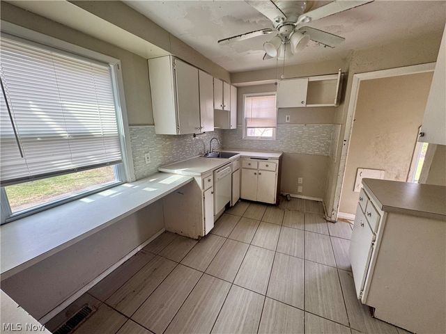 4868 E 88th Street, Garfield Heights, OH 44125