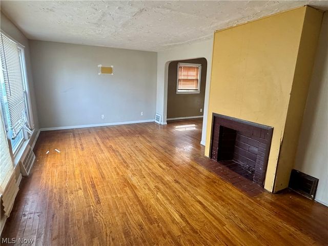 4868 E 88th Street, Garfield Heights, OH 44125