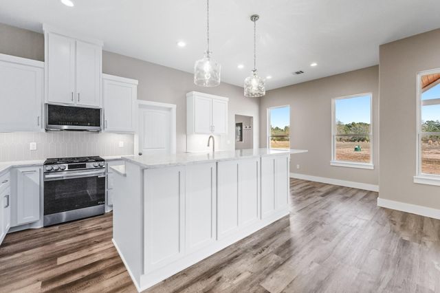 637 Round Prairie Rd, Huntsville, TX 77320