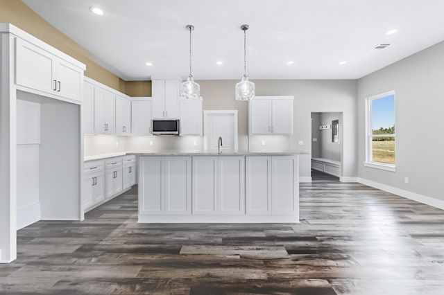 637 Round Prairie Rd, Huntsville, TX 77320