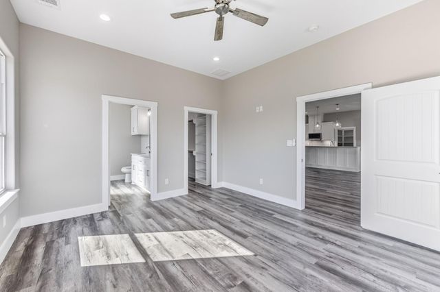 637 Round Prairie Rd, Huntsville, TX 77320