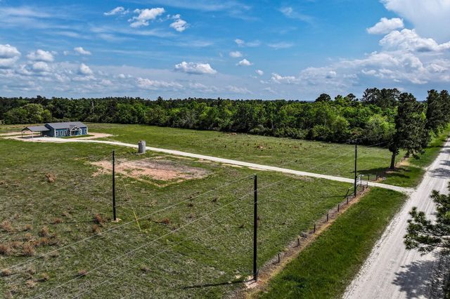 637 Round Prairie Rd, Huntsville, TX 77320