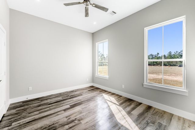 637 Round Prairie Rd, Huntsville, TX 77320