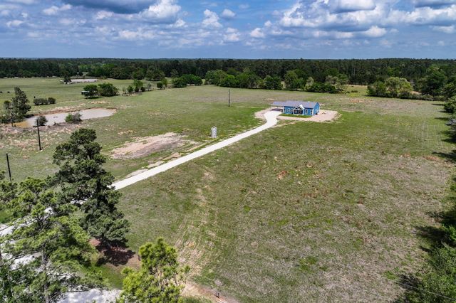 637 Round Prairie Rd, Huntsville, TX 77320