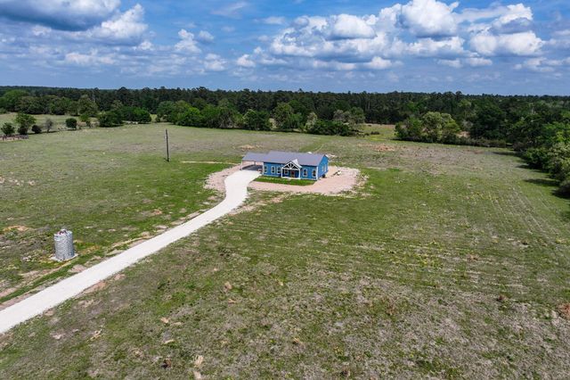 637 Round Prairie Rd, Huntsville, TX 77320