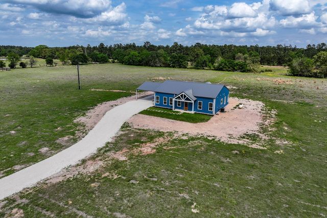 637 Round Prairie Rd, Huntsville, TX 77320