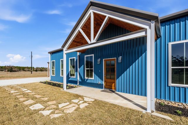 637 Round Prairie Rd, Huntsville, TX 77320