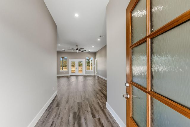 637 Round Prairie Rd, Huntsville, TX 77320