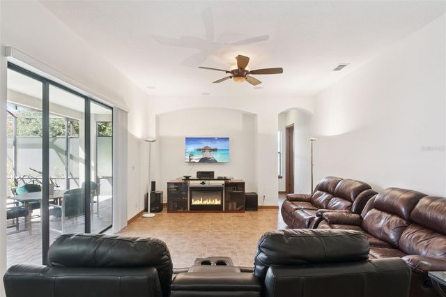 2921 FALCONHILL DRIVE, Apopka, FL 32712