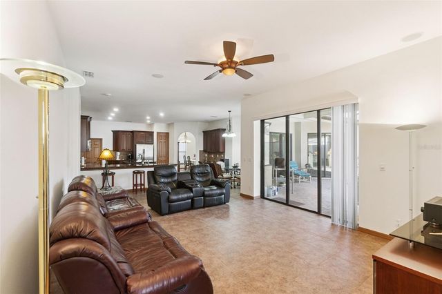 2921 FALCONHILL DRIVE, Apopka, FL 32712