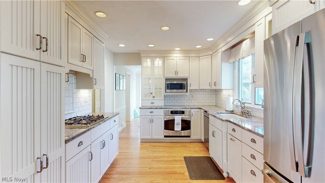 145 Greenbrier Drive, Chagrin Falls, OH 44022