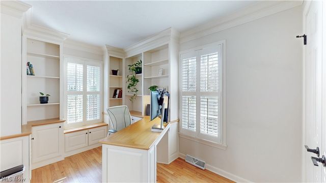 145 Greenbrier Drive, Chagrin Falls, OH 44022