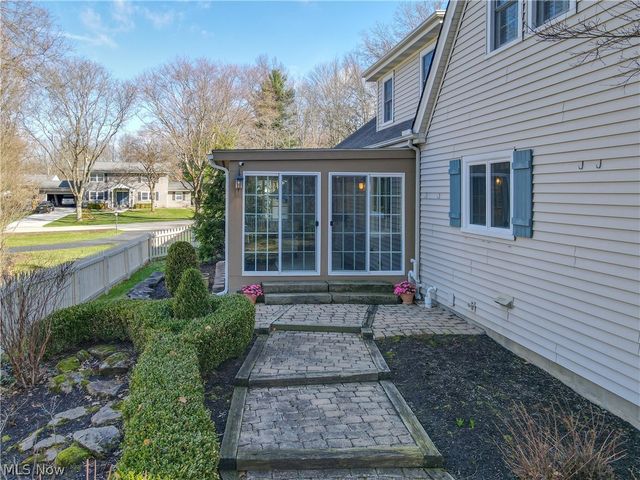 145 Greenbrier Drive, Chagrin Falls, OH 44022