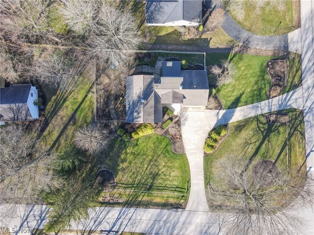 145 Greenbrier Drive, Chagrin Falls, OH 44022