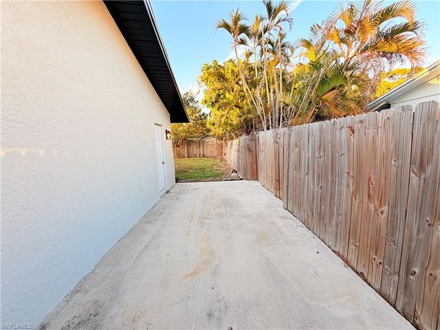 9017 Pineapple RD, Fort Myers, FL 33967