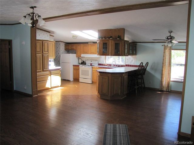 560 Concho Trl, Hartsel, CO 80449