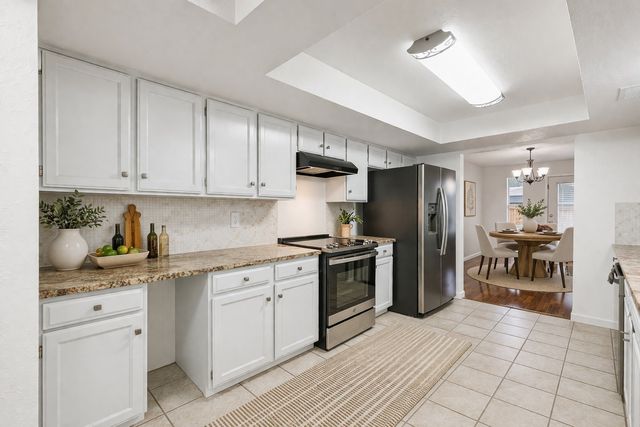 930 Shady Creek Lane, Bedford, TX 76021