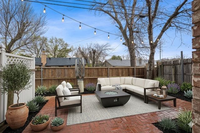 930 Shady Creek Lane, Bedford, TX 76021
