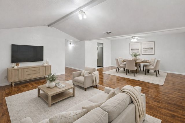 930 Shady Creek Lane, Bedford, TX 76021