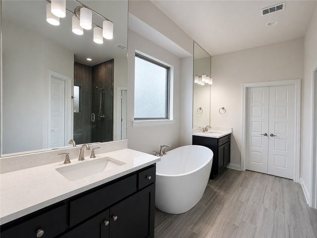 1504 SW Hamilton Avenue, Bentonville, AR 72713