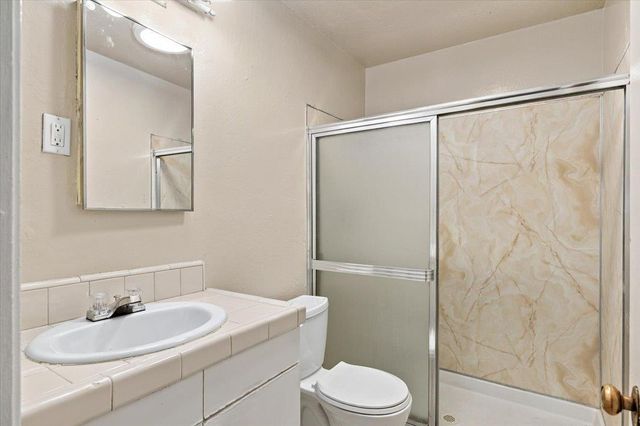 215 High St, Roseville, CA 95678