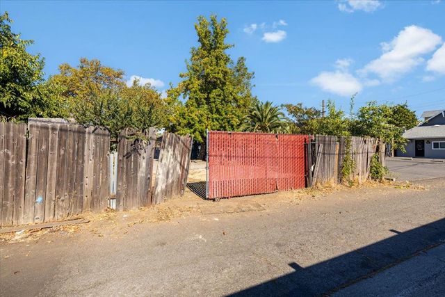 215 High St, Roseville, CA 95678