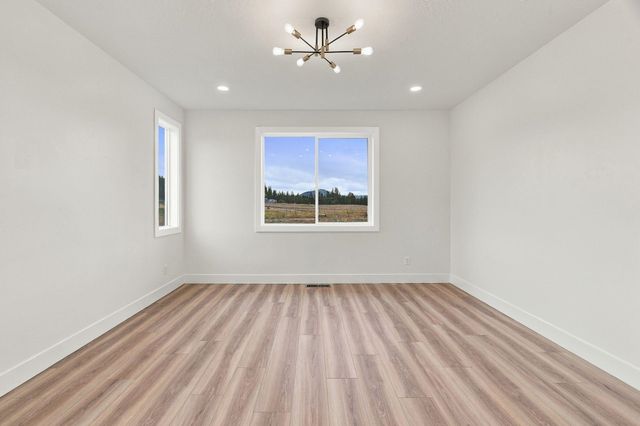 3942 L Garden Spot Rd, Loon Lake, WA 99148