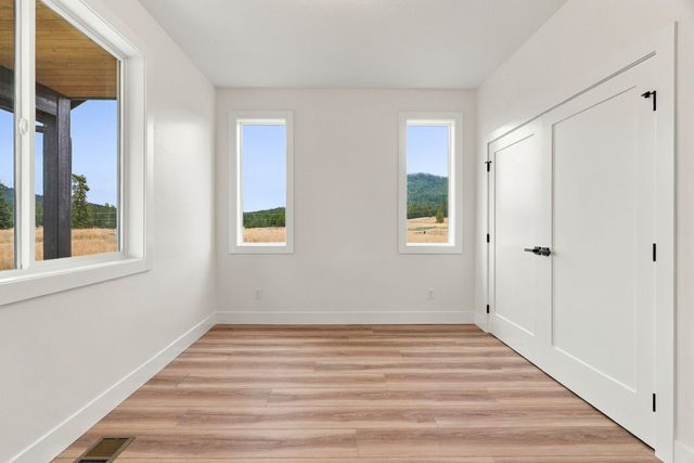 3942 L Garden Spot Rd, Loon Lake, WA 99148