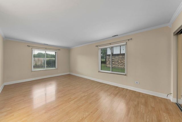 861 YOSEMITE Trail B, Roselle, IL 60172