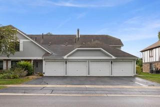 861 YOSEMITE Trail B, Roselle, IL 60172