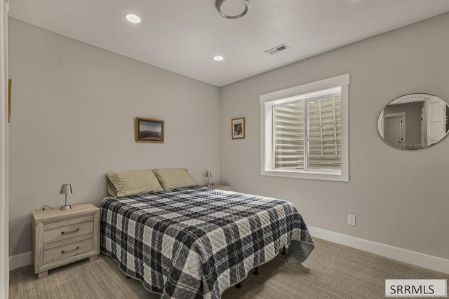1820 N Iver Street, Idaho Falls, ID 83401