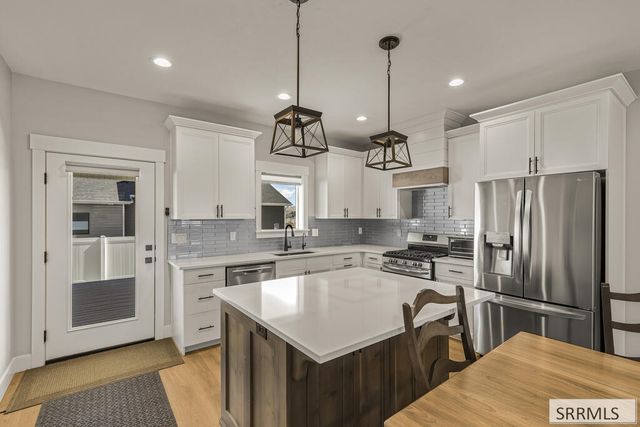1820 N Iver Street, Idaho Falls, ID 83401