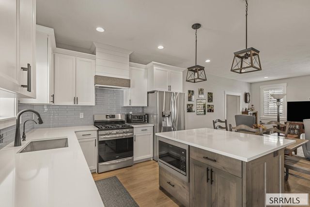 1820 N Iver Street, Idaho Falls, ID 83401