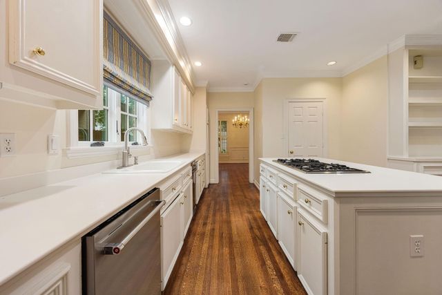 3216 Rice Boulevard, West University Place, TX 77005
