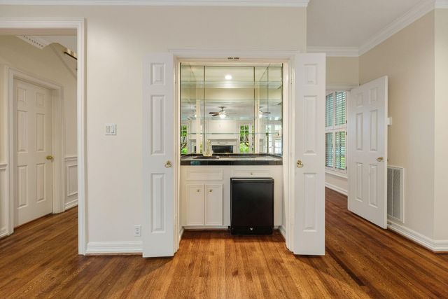3216 Rice Boulevard, West University Place, TX 77005