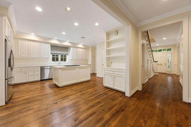 3216 Rice Boulevard, West University Place, TX 77005