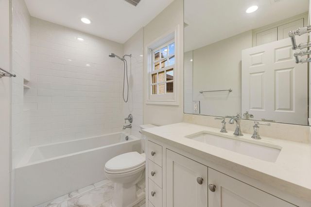 3216 Rice Boulevard, West University Place, TX 77005