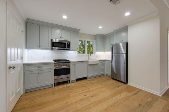 3216 Rice Boulevard, West University Place, TX 77005