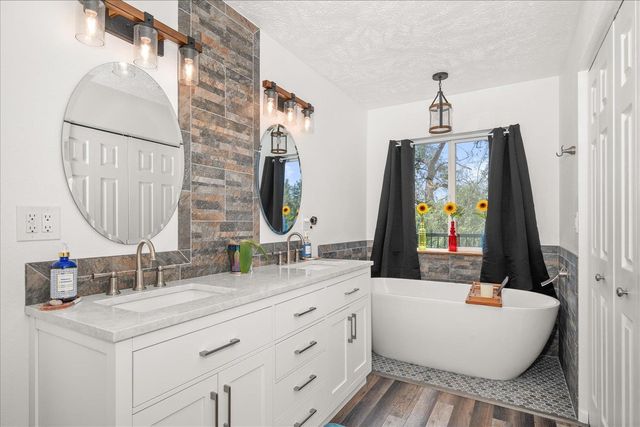 21611 N Little Spokane Dr, Colbert, WA 99005