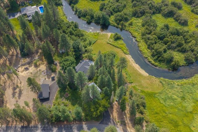 21611 N Little Spokane Dr, Colbert, WA 99005