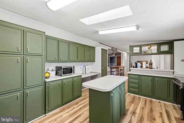 14622 HOLLOW RD, Hancock, MD 21750